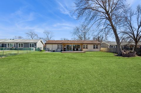 Tiny photo for 5308 Cinema Drive W, Hanover Park, IL 60133 (MLS # 12577929)