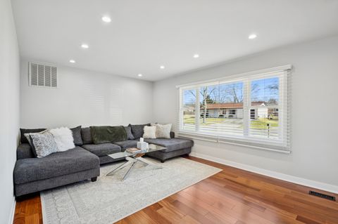 Tiny photo for 5308 Cinema Drive W, Hanover Park, IL 60133 (MLS # 12577929)