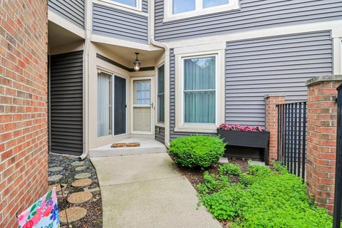 Tiny photo for 955 Heathrow Lane, Naperville, IL 60540 (MLS # 12682491)