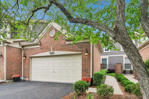 Photo of 955 Heathrow Lane, Naperville, IL 60540 (MLS # 12682491)
