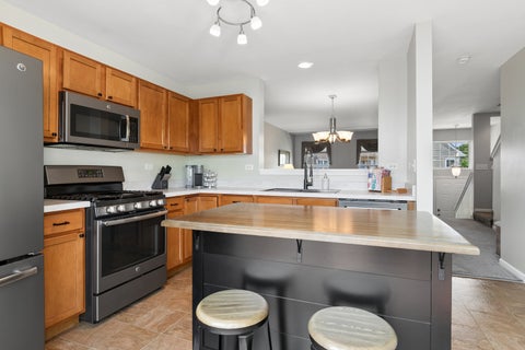 Tiny photo for 530 Lincoln Station Drive #530, Oswego, IL 60543 (MLS # 12742147)
