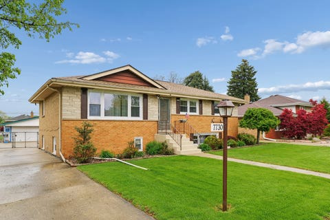 Tiny photo for 7730 S OCTAVIA Avenue, Bridgeview, IL 60455 (MLS # 12631145)
