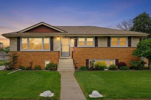 Tiny photo for 7730 S OCTAVIA Avenue, Bridgeview, IL 60455 (MLS # 12631145)