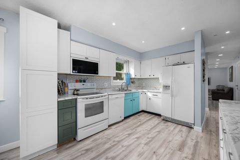 Tiny photo for 3876 18th Street, Bettendorf, IA 52722 (MLS # 12629908)