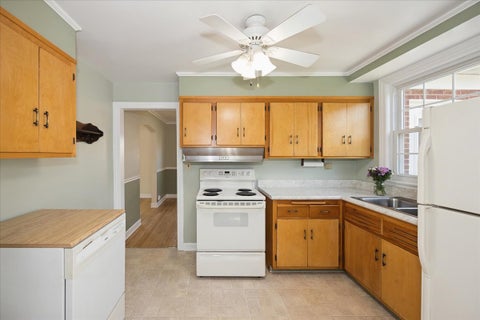 Tiny photo for 9328 Jefferson Avenue, Brookfield, IL 60513 (MLS # 12645397)