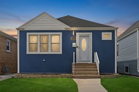 Photo of 12418 S Aberdeen Street, Calumet Park, IL 60827 (MLS # 12556159)