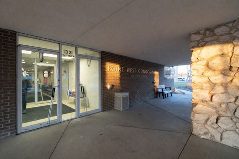 Tiny photo for 1321 S Finley Road #419, Lombard, IL 60148 (MLS # 12537235)