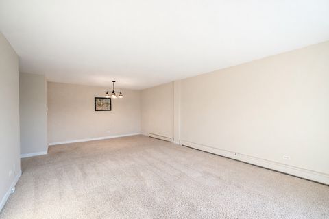 Tiny photo for 1321 S Finley Road #419, Lombard, IL 60148 (MLS # 12537235)