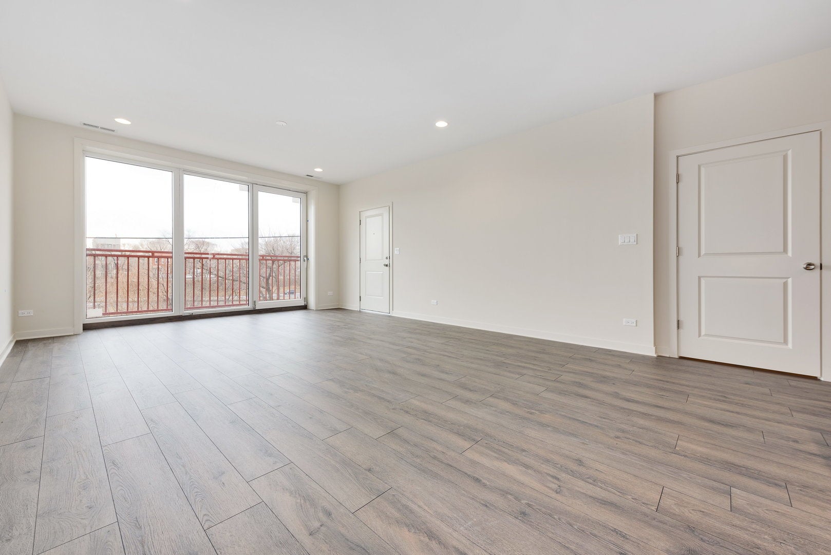 2824 W VAN BUREN Street 303