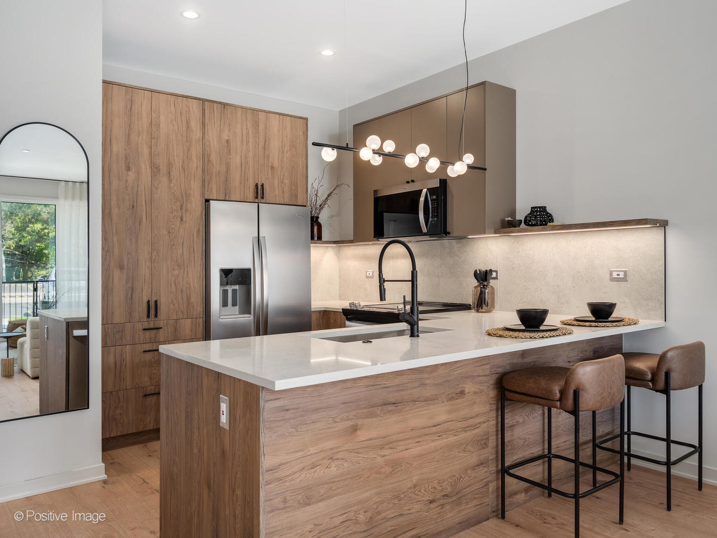 1257 N ASHLAND Avenue 302