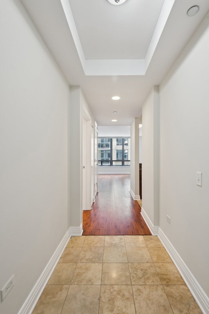 600 N Lake Shore Drive 2003