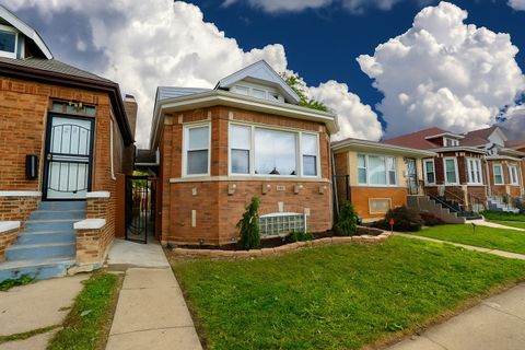 Photo of 8734 S Honore Street, Chicago, IL 60620 (MLS # 12511777)