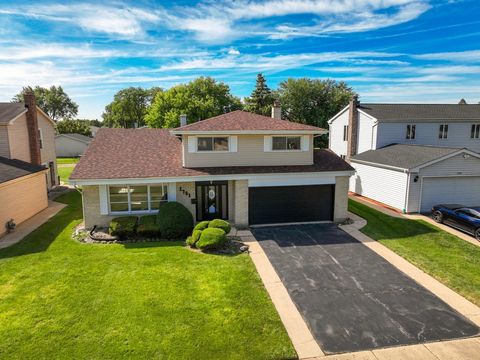 Photo of 1701 W Goldengate Drive, Addison, IL 60101 (MLS # 12456732)