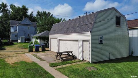 Tiny photo for 633 4TH Avenue S, Clinton, IA 52732 (MLS # QC4265640)