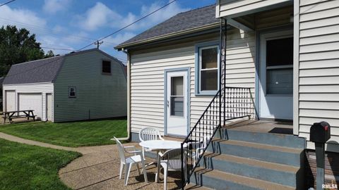 Tiny photo for 633 4th Avenue S, Clinton, IA 52732 (MLS # QC4265640)