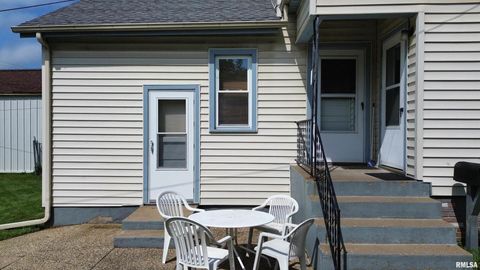 Tiny photo for 633 4th Avenue S, Clinton, IA 52732 (MLS # QC4265640)