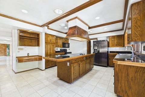 Tiny photo for 201 Oak Lane, Winthrop Harbor, IL 60096 (MLS # 12769218)