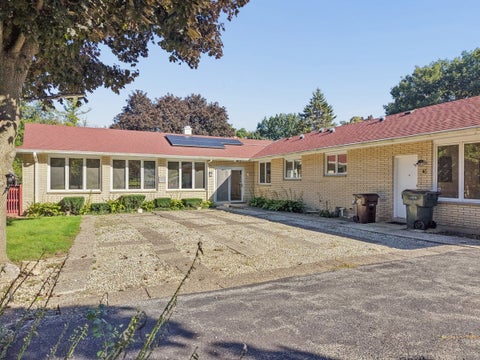 Tiny photo for 201 Oak Lane, Winthrop Harbor, IL 60096 (MLS # 12769218)
