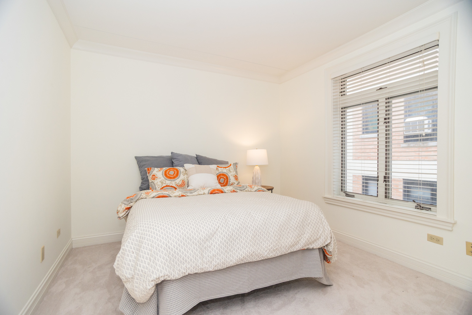 5230 N Kenmore Avenue 3C