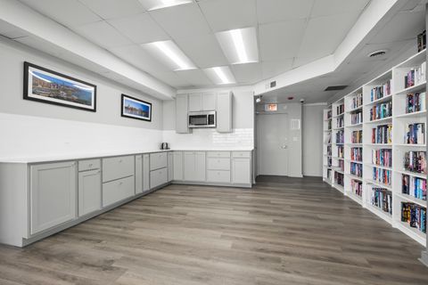 Tiny photo for 6301 N Sheridan Road #8E, Chicago, IL 60660 (MLS # 12621456)