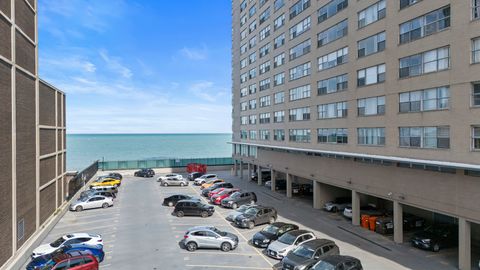 Tiny photo for 6301 N Sheridan Road #8E, Chicago, IL 60660 (MLS # 12621456)