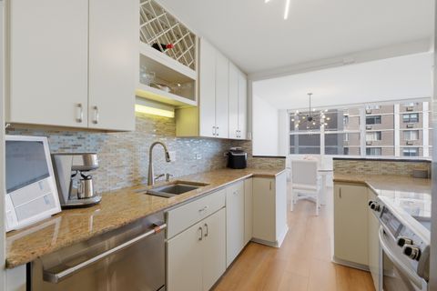 Tiny photo for 6301 N Sheridan Road #8E, Chicago, IL 60660 (MLS # 12621456)