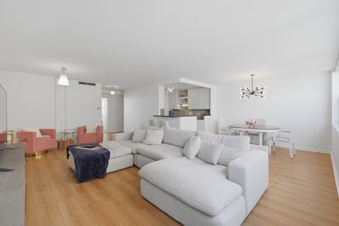 Tiny photo for 6301 N Sheridan Road #8E, Chicago, IL 60660 (MLS # 12621456)