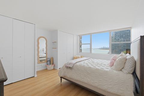 Tiny photo for 6301 N Sheridan Road #8E, Chicago, IL 60660 (MLS # 12621456)