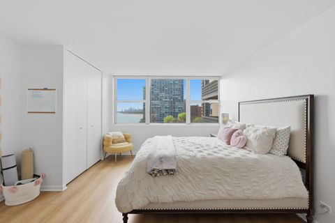 Tiny photo for 6301 N Sheridan Road #8E, Chicago, IL 60660 (MLS # 12621456)