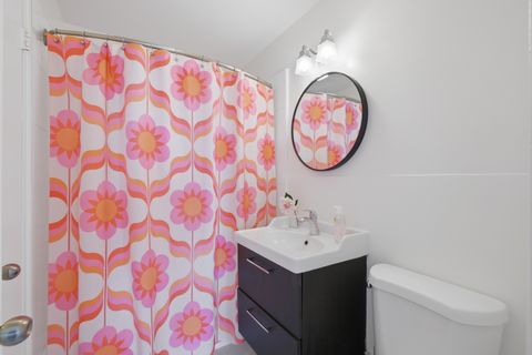 Tiny photo for 6301 N Sheridan Road #8E, Chicago, IL 60660 (MLS # 12621456)