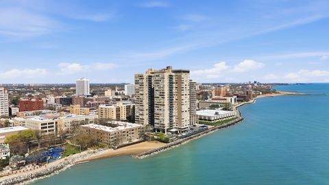 Tiny photo for 6301 N Sheridan Road #8E, Chicago, IL 60660 (MLS # 12621456)