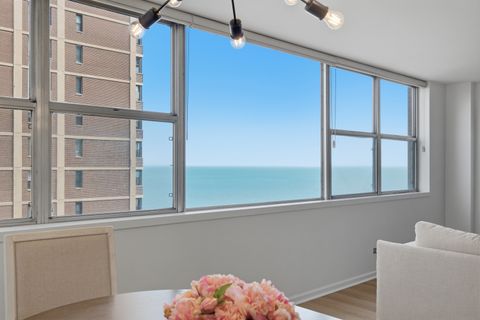 Tiny photo for 6301 N Sheridan Road #8E, Chicago, IL 60660 (MLS # 12621456)