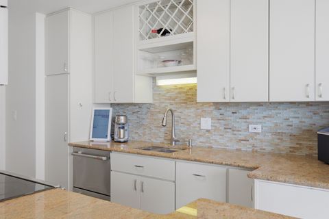 Tiny photo for 6301 N Sheridan Road #8E, Chicago, IL 60660 (MLS # 12621456)