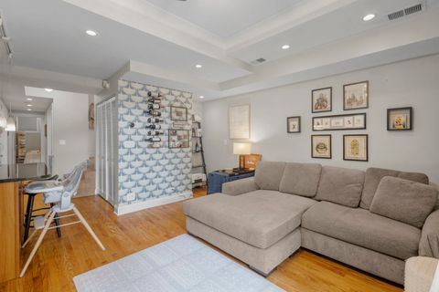 Tiny photo for 4422 N ASHLAND Avenue #G, Chicago, IL 60640 (MLS # 12580511)