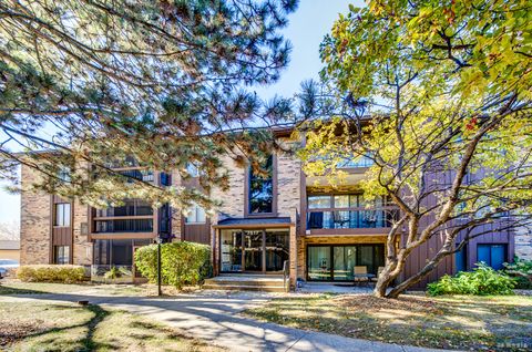 Photo of 7517 175th Street #331, Tinley Park, IL 60477 (MLS # 12510499)