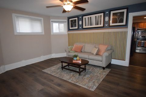 Tiny photo for 914 W Olive Street, Bloomington, IL 61701 (MLS # 12537556)