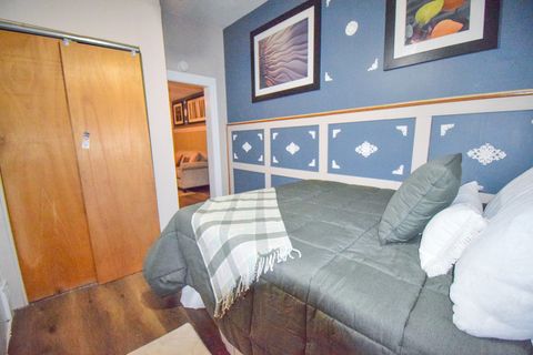 Tiny photo for 914 W Olive Street, Bloomington, IL 61701 (MLS # 12537556)