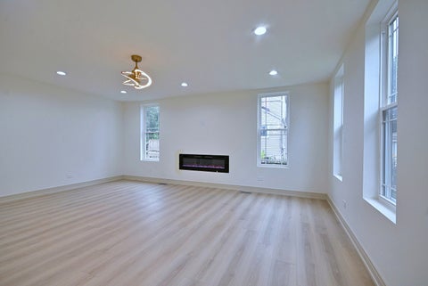 Tiny photo for 129 E Hillcrest Avenue, Wood Dale, IL 60191 (MLS # 12795055)