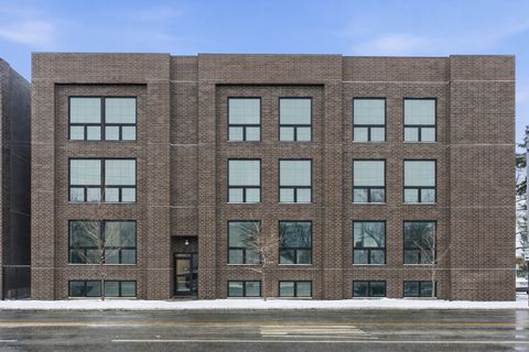 5830 N Lincoln Avenue 1S Chicago IL 60659