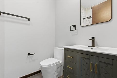 Tiny photo for 5830 N Lincoln Avenue #1S, Chicago, IL 60659 (MLS # 12551535)