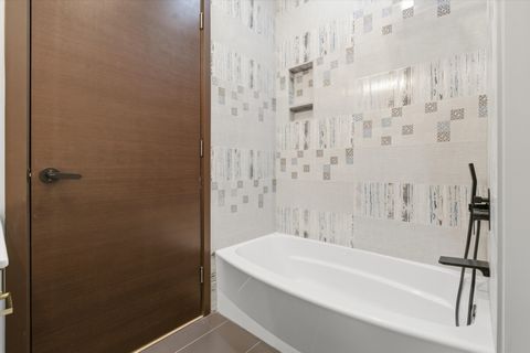 Tiny photo for 5830 N Lincoln Avenue #1S, Chicago, IL 60659 (MLS # 12551535)