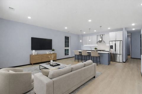 Tiny photo for 5830 N Lincoln Avenue #1S, Chicago, IL 60659 (MLS # 12551535)