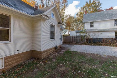 Tiny photo for 1309 CLAY Street, Davenport, IA 52804 (MLS # QC4269271)