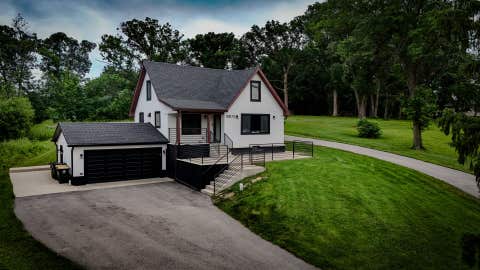 Photo of 18W701 S Frontage Road, Lemont, IL 60439 (MLS # 12677547)