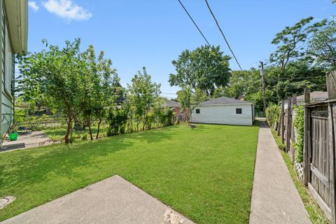 Tiny photo for 9132 S Saginaw Avenue, Chicago, IL 60617 (MLS # 12542169)