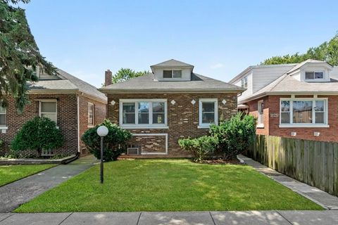 Tiny photo for 9132 S Saginaw Avenue, Chicago, IL 60617 (MLS # 12542169)