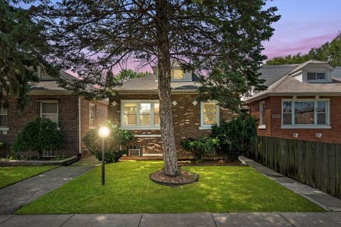 Tiny photo for 9132 S Saginaw Avenue, Chicago, IL 60617 (MLS # 12542169)