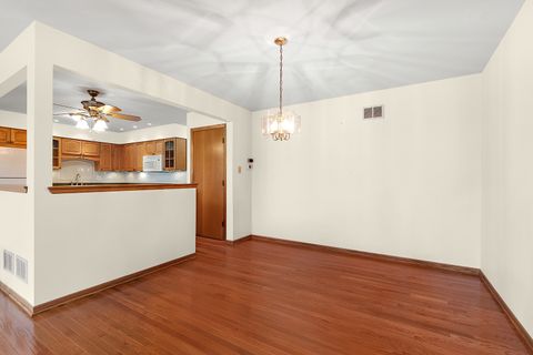 Tiny photo for 10459 Eagle Ridge Drive #139, Orland Park, IL 60467 (MLS # 12513004)