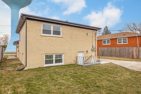 Tiny photo for 9804 Massasoit Avenue, Oak Lawn, IL 60453 (MLS # 12510561)
