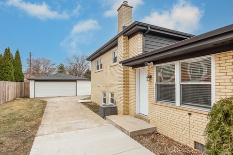 Tiny photo for 9804 Massasoit Avenue, Oak Lawn, IL 60453 (MLS # 12510561)